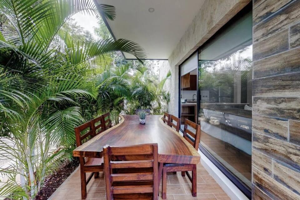 Contemporary poolside Condo, Wi-Fi - Paraiso Kaanal 101 Apartment in Tulum