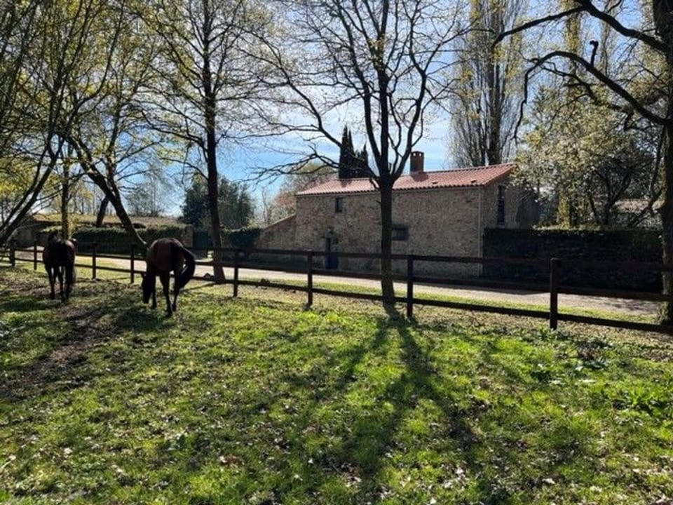 Gîte charmant, spacieux, à 15 km de Nantes, 2 chambres, terrasse, parking, animaux acceptés - FR-1-306-1238 House in Carquefou