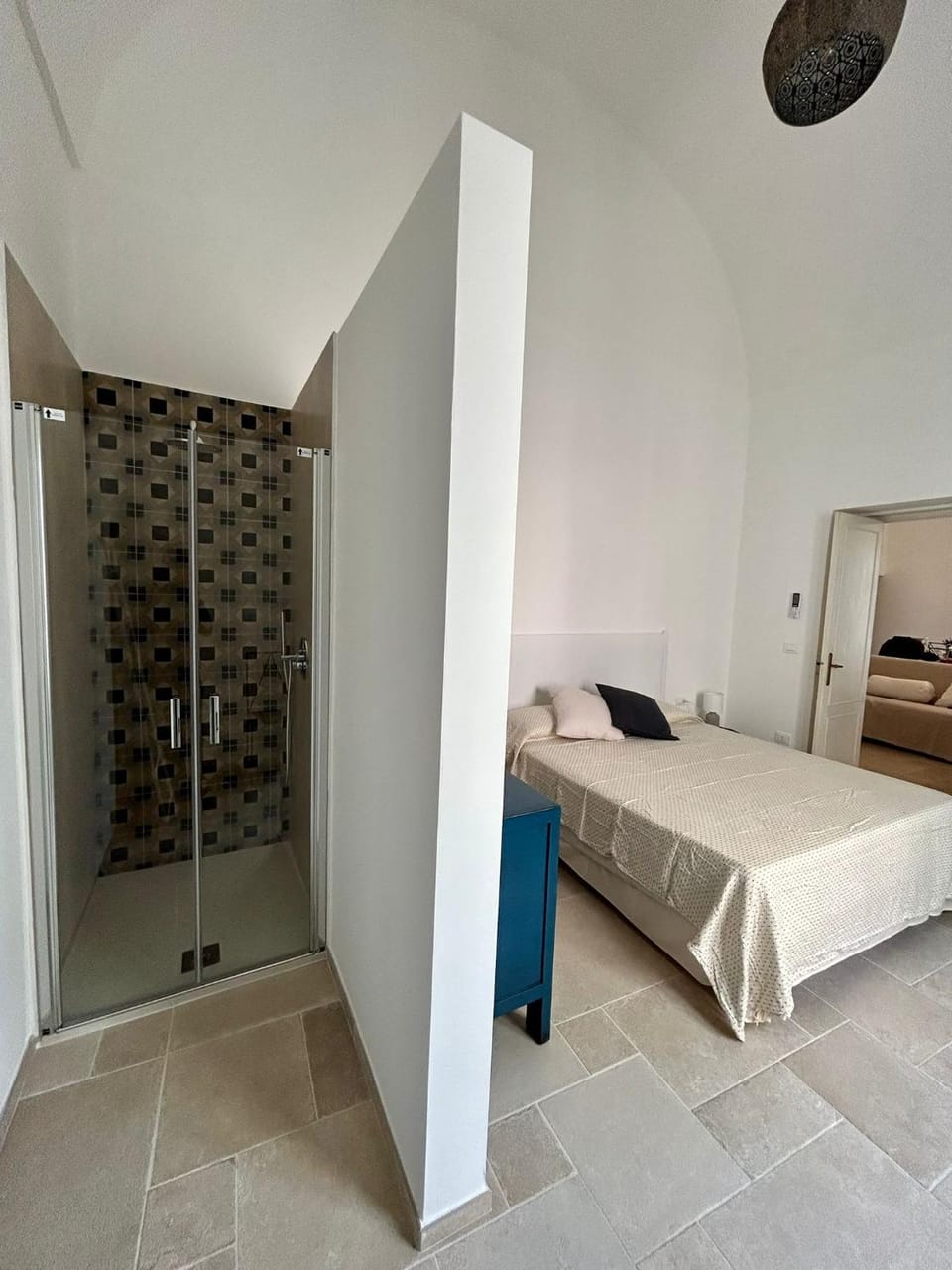 Shower, Bedroom