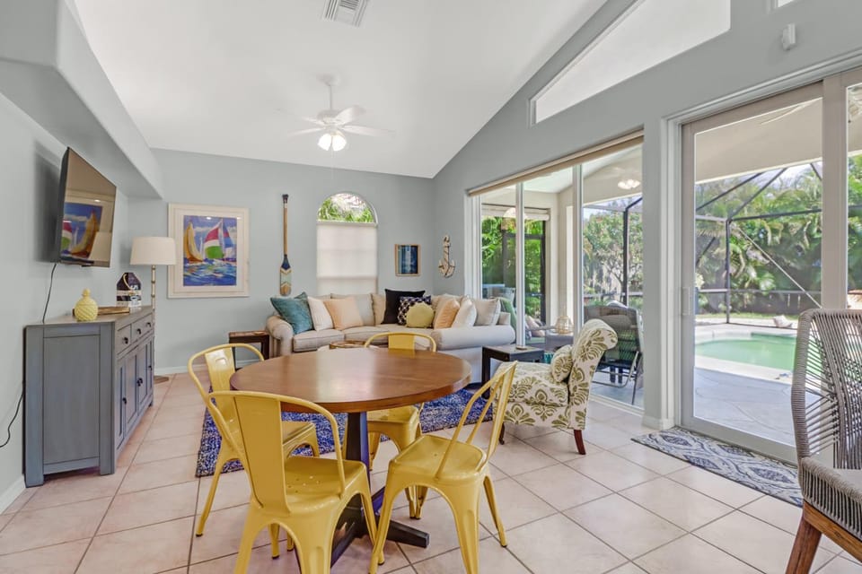 TV and multimedia, Dining area, Evening entertainment