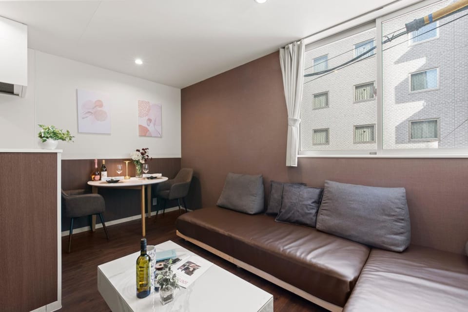 #3南海なんば駅より徒歩８分/Wi-Fiあり/Nintendo Switchあり/４ベッド Apartment in Osaka