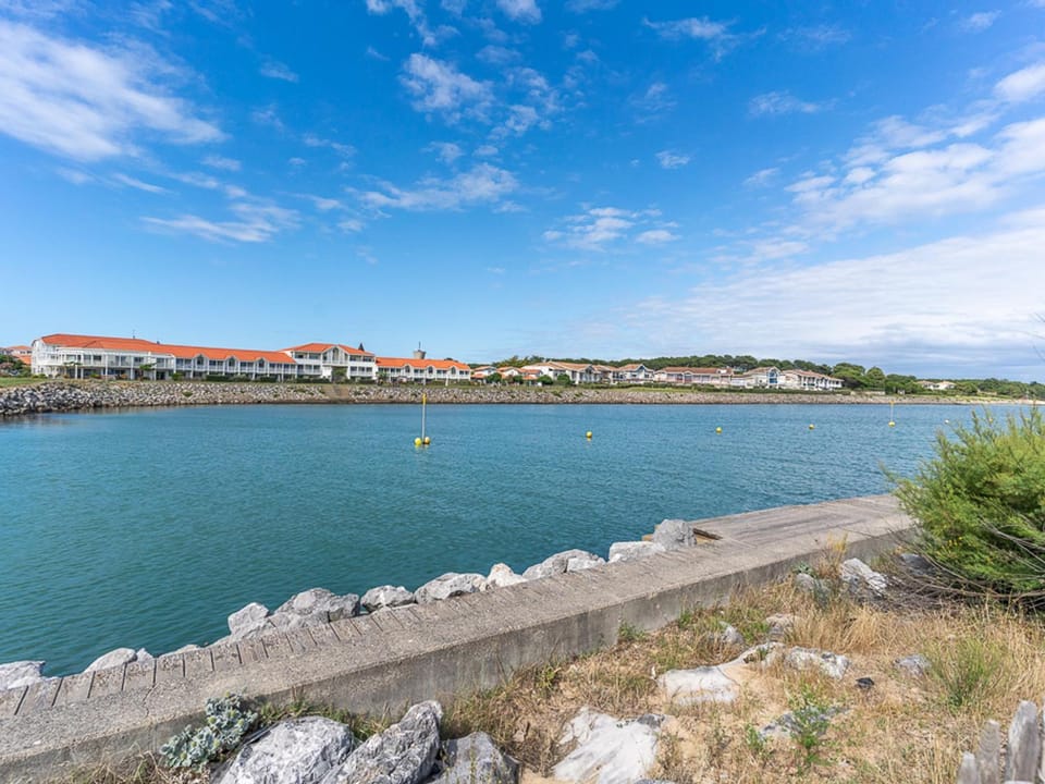 Appartement Neuf 3* à 100m de l'Océan avec Piscine pour 8 Personnes - Ménage Inclus - FR-1-50-113 Apartment in Mimizan