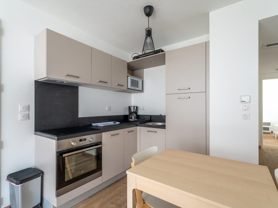 Appartement Neuf 3* à Mimizan - 100m de l'Océan, Piscine, Clim, WiFi, 4 Pers, Ménage inclus - FR-1-50-112 Apartment in Mimizan