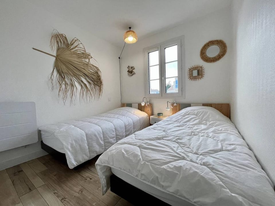 Appartement RDC à Boyardville - Vue Port - Parking - WiFi gratuit - FR-1-246A-222 Apartment in Saint-Georges-d'Oléron