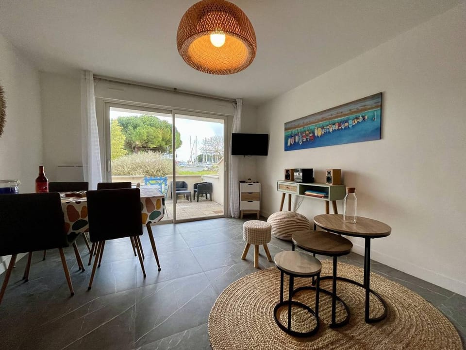 Appartement RDC à Boyardville - Vue Port - Parking - WiFi gratuit - FR-1-246A-222 Apartment in Saint-Georges-d'Oléron