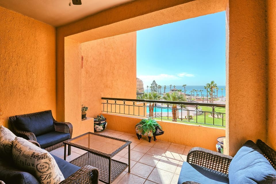 View (from property/room), Balcony/Terrace, Seating area