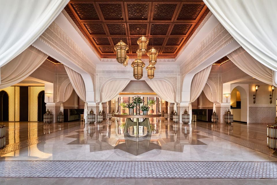 Property building, Lobby or reception, Decorative detail