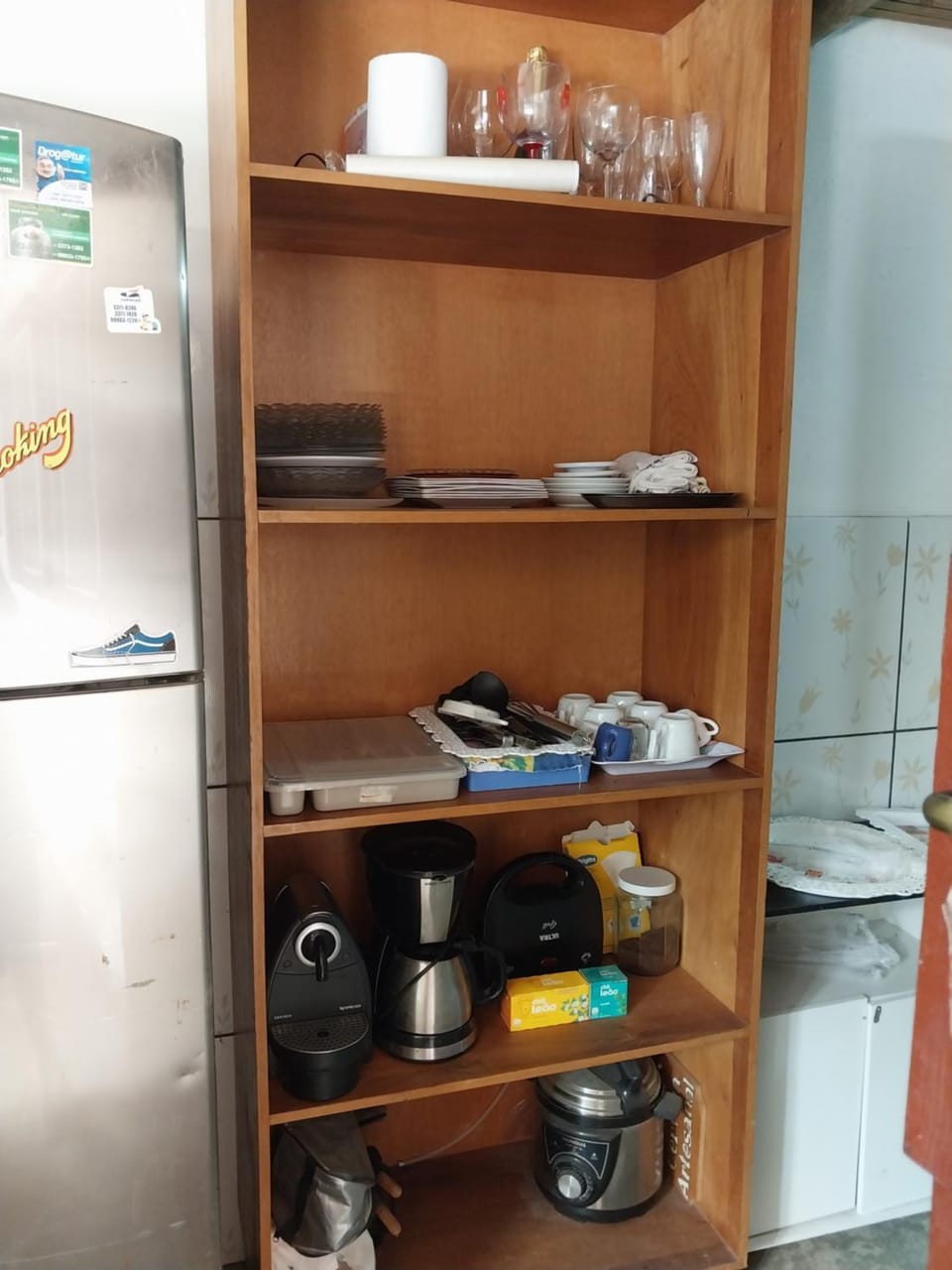 Kitchen or kitchenette, oven