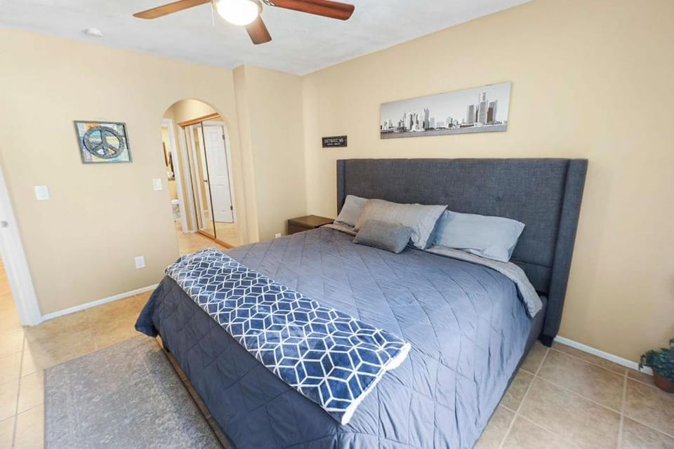 The Cool Cactus Condo with Pool and Jacuzzi Apartment in Tempe