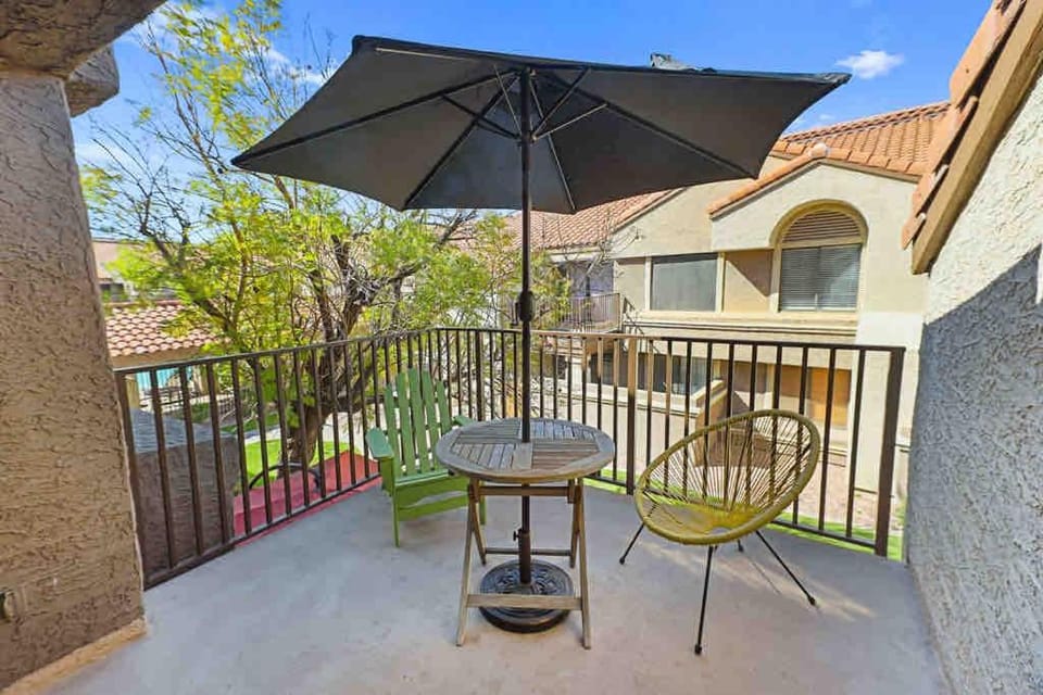 The Cool Cactus Condo with Pool and Jacuzzi House in Tempe