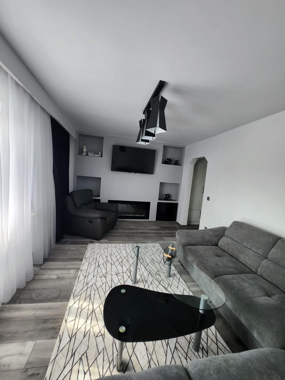 Communal lounge/ TV room, TV and multimedia, Living room, Seating area, Evening entertainment