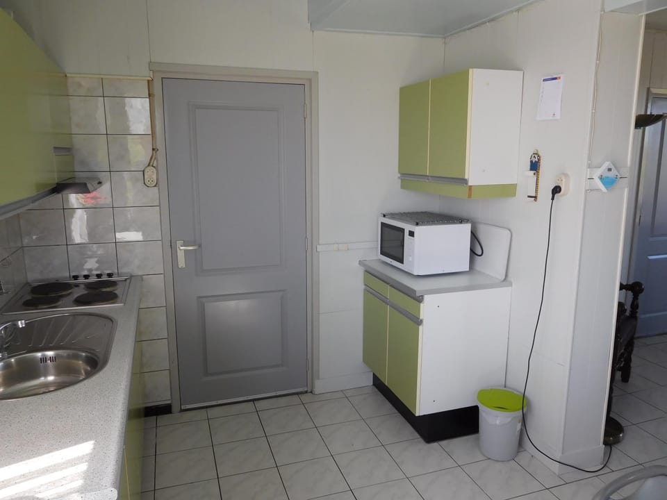 minibar, stove, kitchen