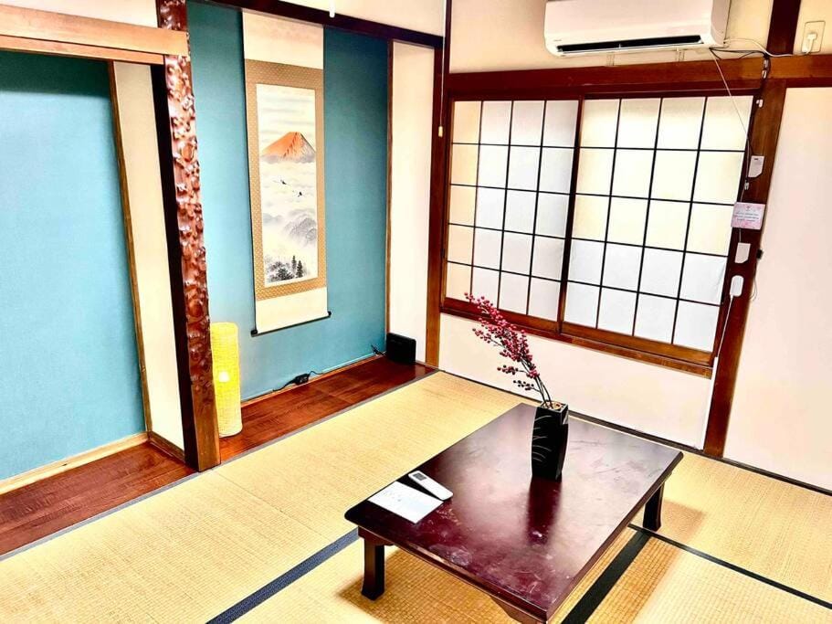 Bedroom, air conditioner