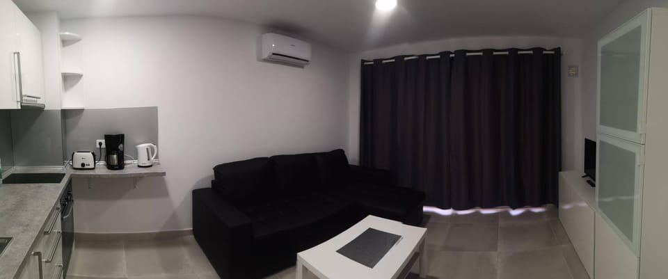 Kitchen or kitchenette, Living room, Seating area