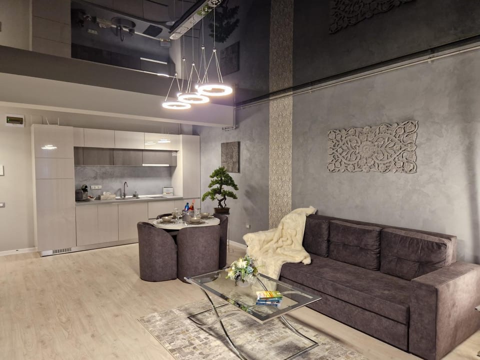 Kitchen or kitchenette, Living room