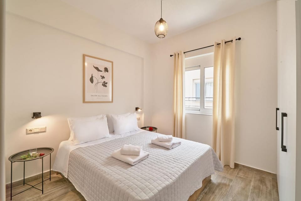 Bedroom, towels, wardrobe