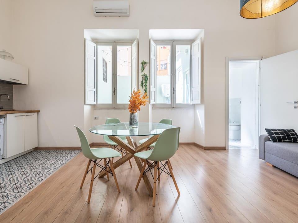 Kitchen or kitchenette, Living room, Dining area