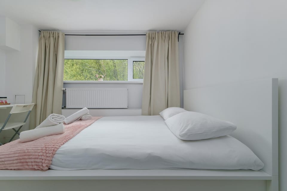 New Apartment On Batorego, Metro, Centre , Wi-Fi - by HIK Apartments Apartment in Warsaw