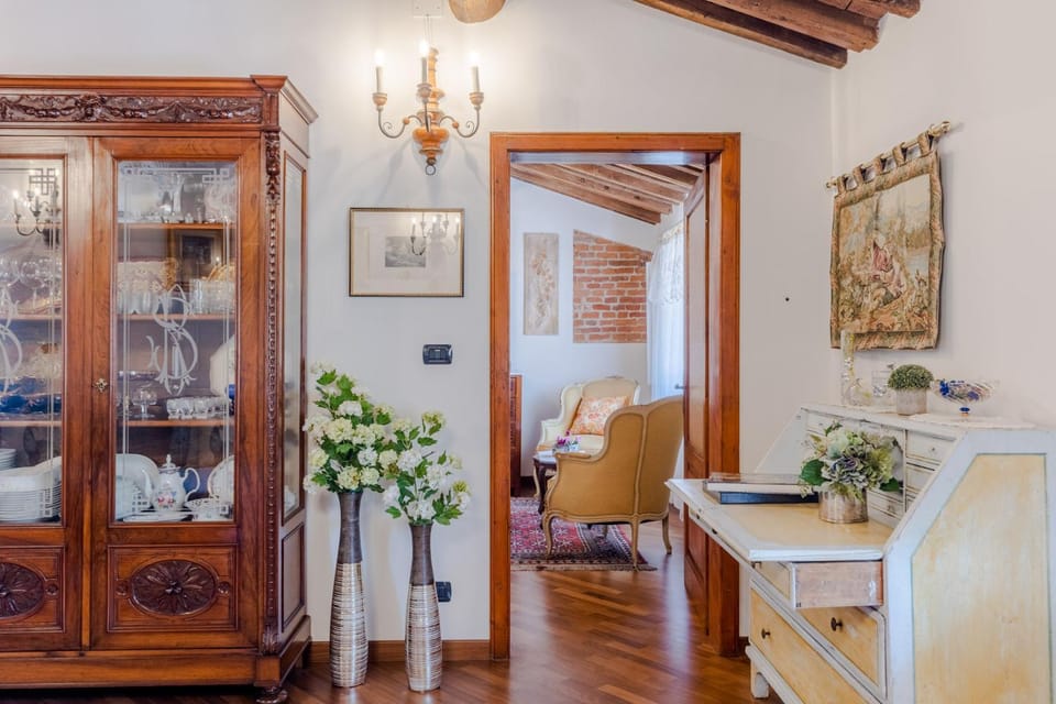 Casa La Guardia, a Classic 3 bedrooms Apartment in Capannori