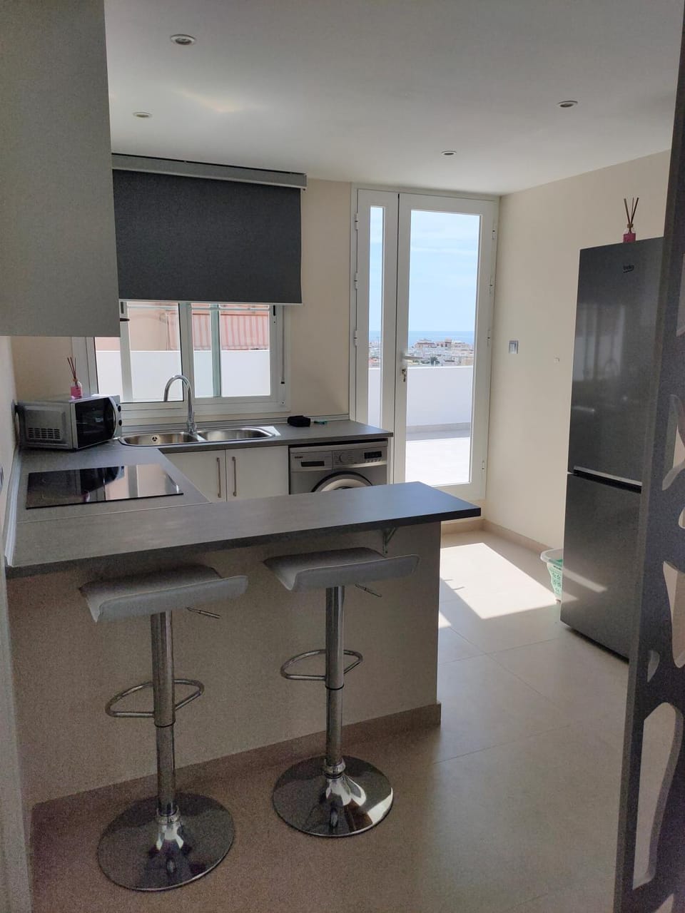 Kitchen or kitchenette, Dining area, minibar, pet friendly, stove