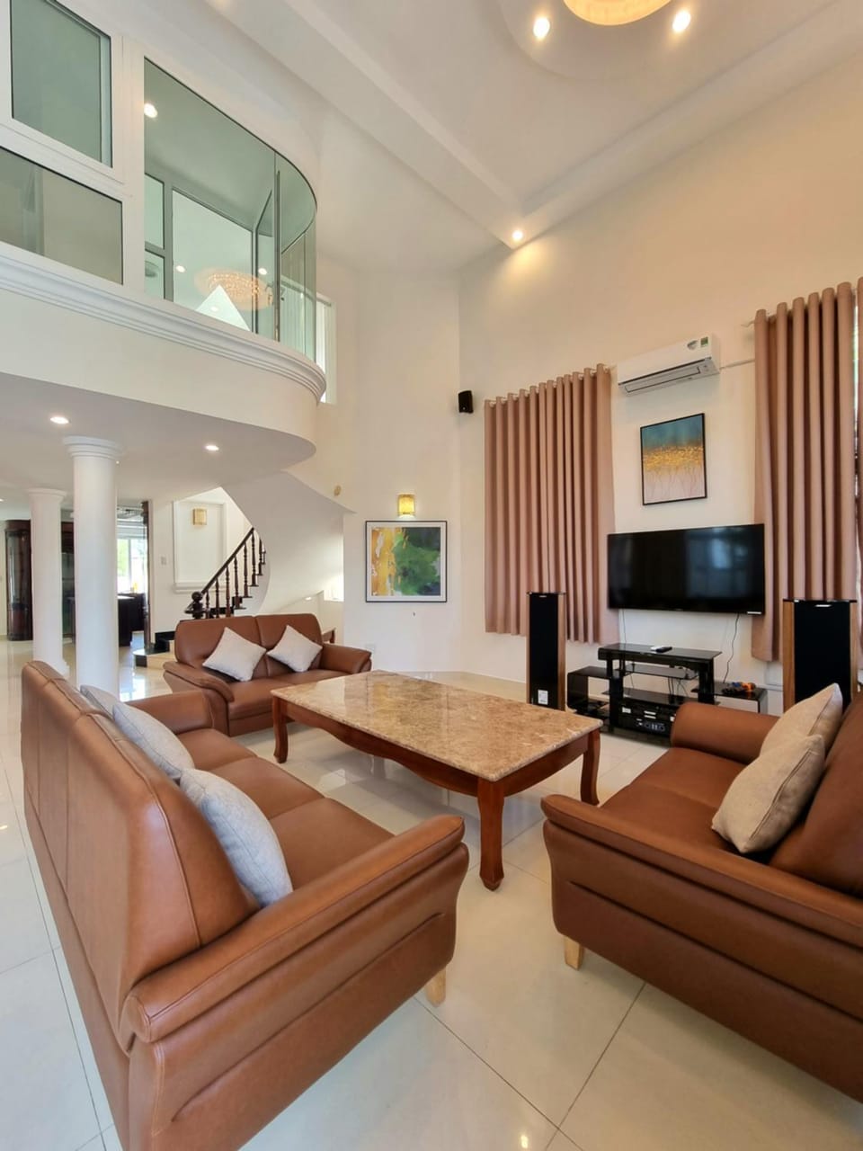 Karaoke, TV and multimedia, Living room