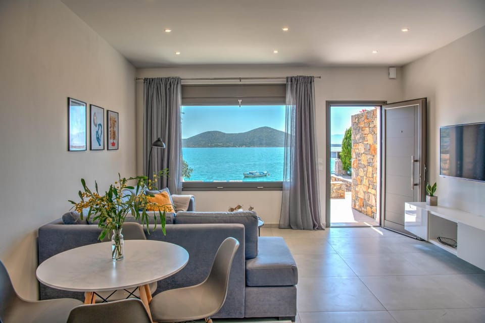 Living room, Sea view