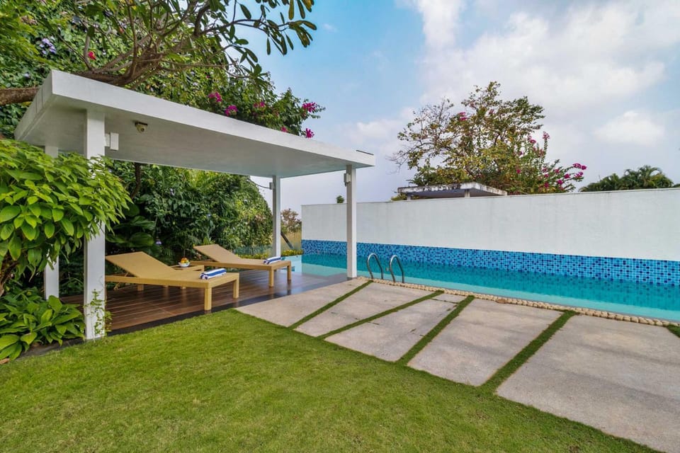 Swimming pool, Swimming pool