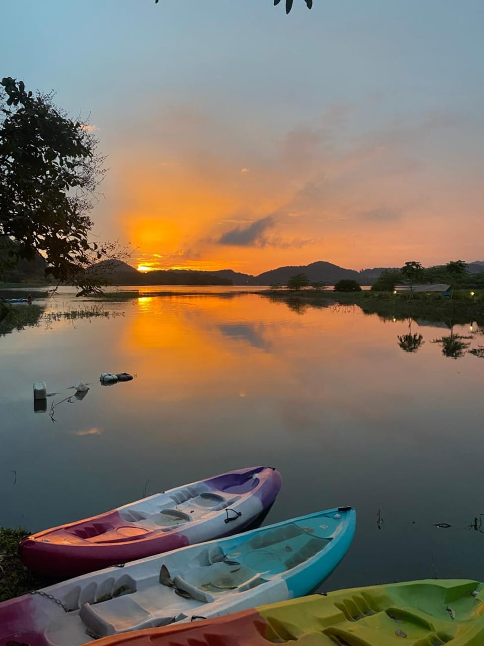 เติมเต็มคาเฟ่&แคมป์ปิ้ง by สวนเขาจุก Campground/ 
RV Resort in Thailand