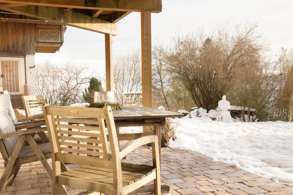 Day, Natural landscape, Winter, Dining area