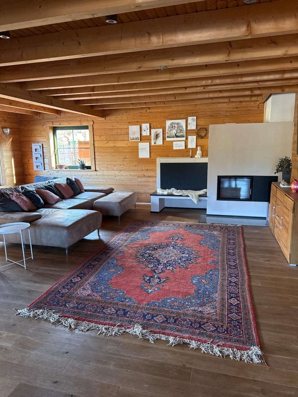 Communal lounge/ TV room, TV and multimedia, Living room, Seating area, Evening entertainment, oven