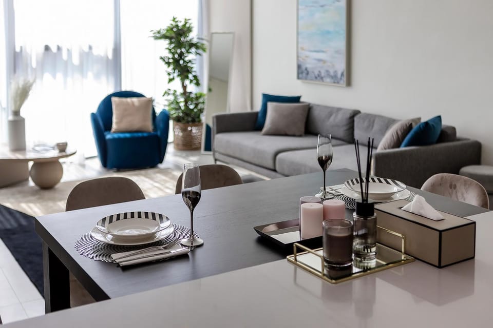Living room, Dining area