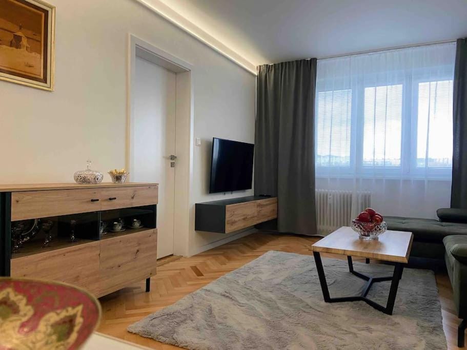TV and multimedia, Living room, hair dresser