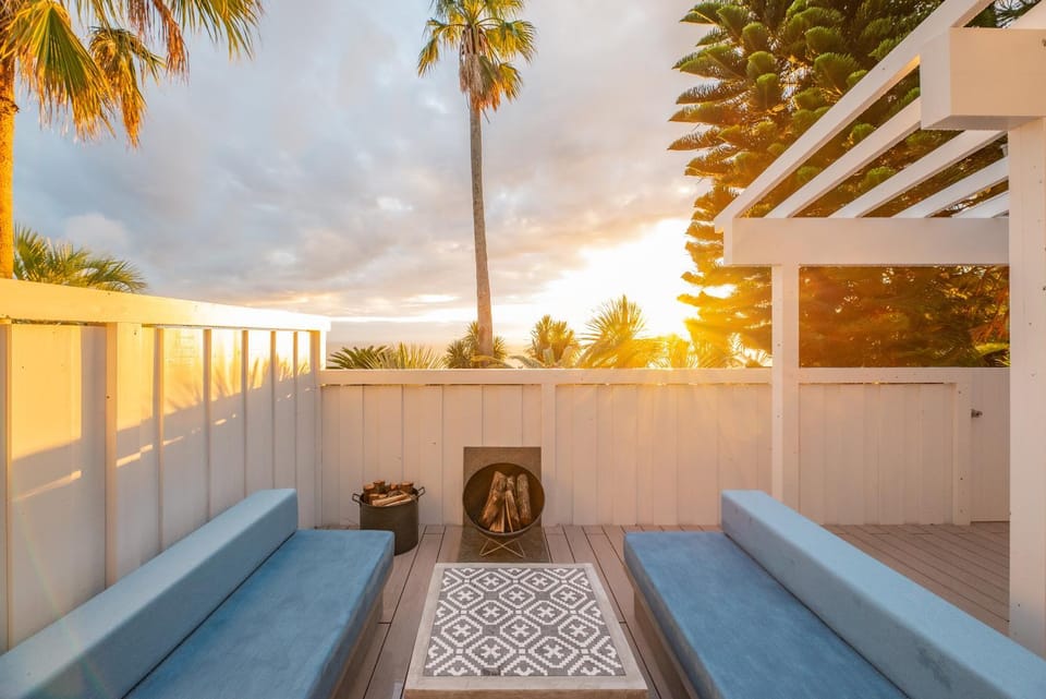 Natural landscape, View (from property/room), Balcony/Terrace, Sunset