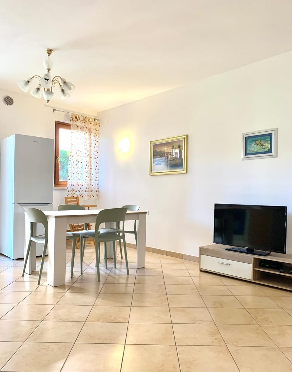 TV and multimedia, Living room, Dining area