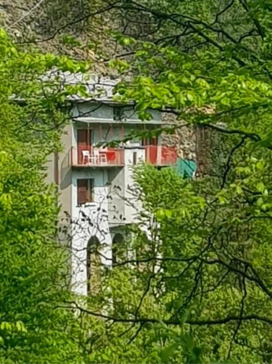 Fuga in montagna Casa indipendente mezzo montagna con barbecue House in Lombardy