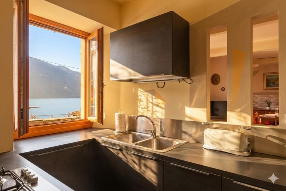 Le Finestre sul Lago - Maggiore Estate by Ginin Apartment in Cannobio