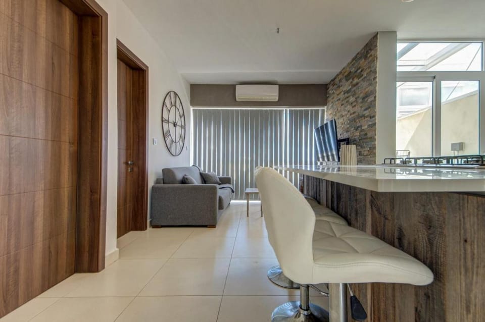 Mellieħa Village Penthouse With Terrace - Sleeps 4 Apartment in Malta