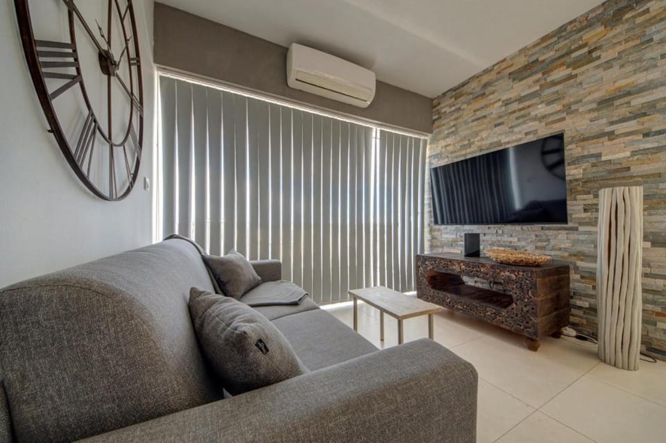 Mellieħa Village Penthouse With Terrace - Sleeps 4 Apartment in Malta
