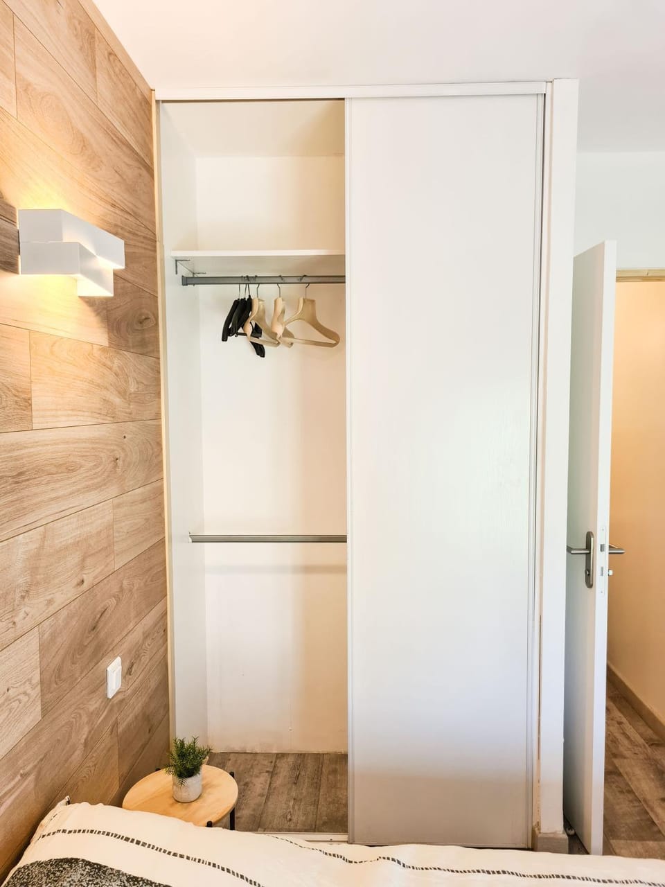 Bedroom, wardrobe