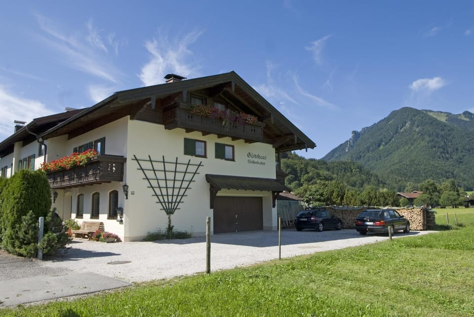 Gästehaus Weißenbacher-Ferienwohnungen Apartment in Grassau