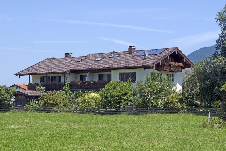 Gästehaus Weißenbacher-Ferienwohnungen Apartment in Grassau