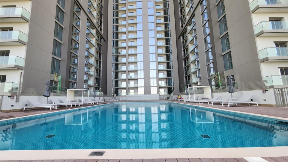 Property building, Swimming pool, Swimming pool