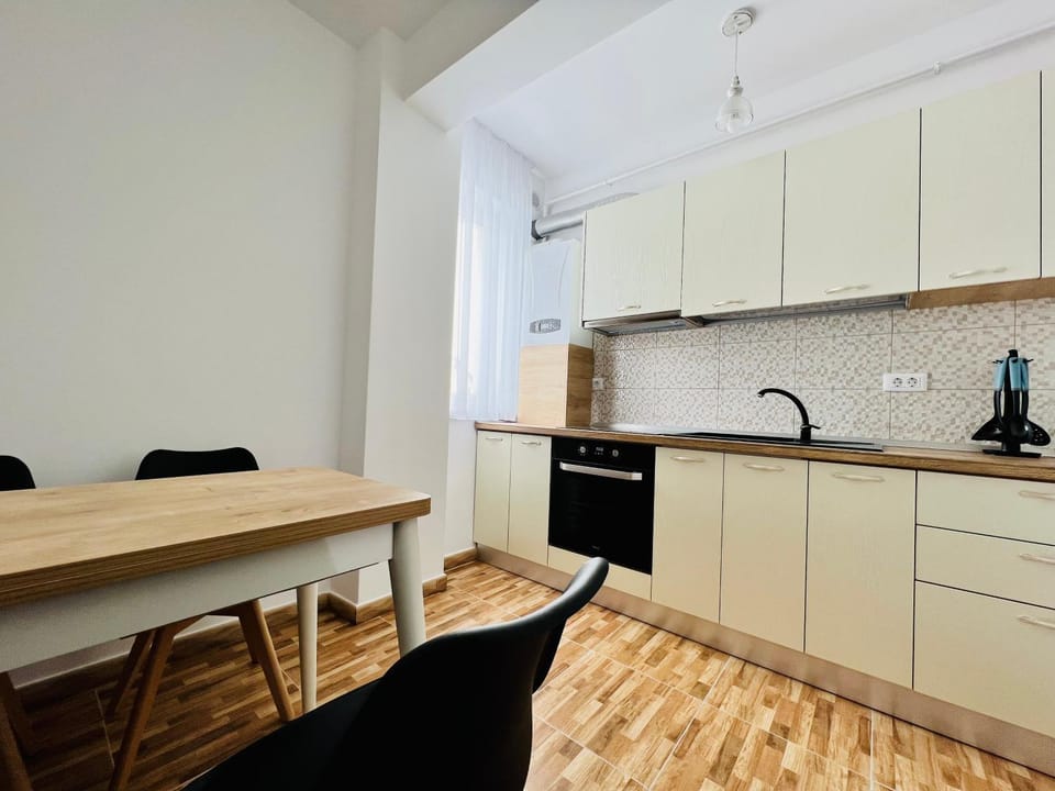 Kitchen or kitchenette, Dining area, pet friendly, stove