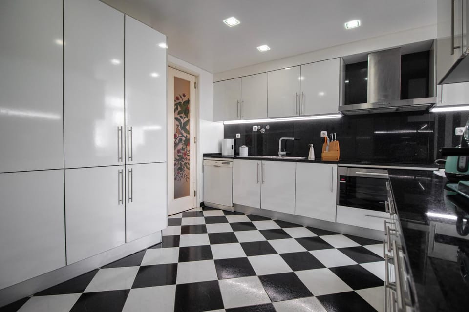 Cocas House II - Almada Apartment in Lisbon District