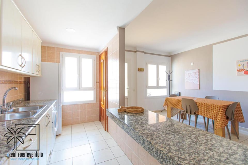 Kitchen or kitchenette, Living room, Dining area
