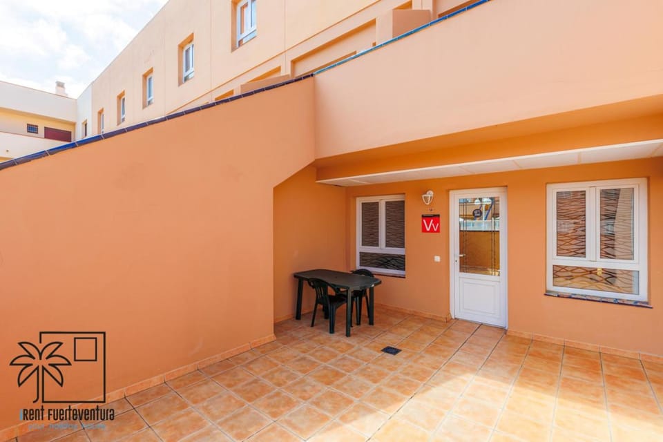 Property building, Patio, Dining area