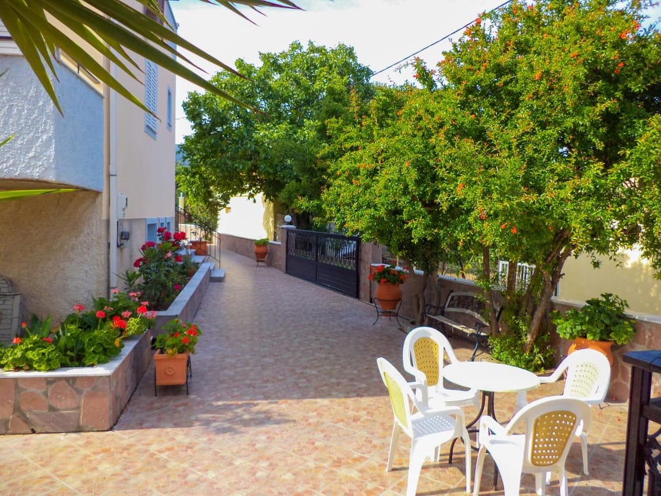 VIRGINIA STUDIOS Hotel in Decentralized Administration of the Aegean