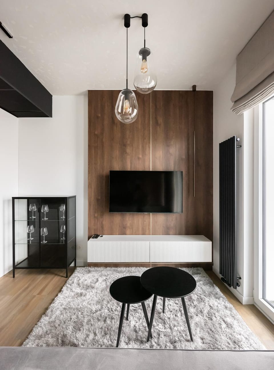 TV and multimedia, Living room, Photo of the whole room, Seating area, Evening entertainment