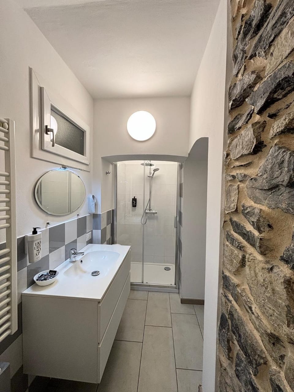 Shower, Bathroom, towels