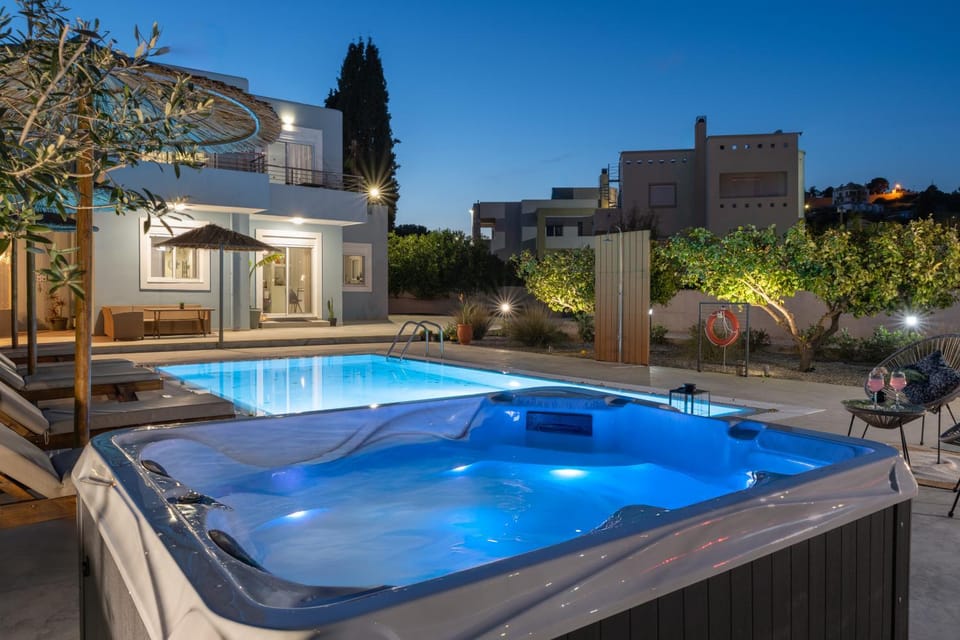Property building, Hot Tub